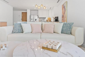 Sea-view apartment with private beach in La Vie